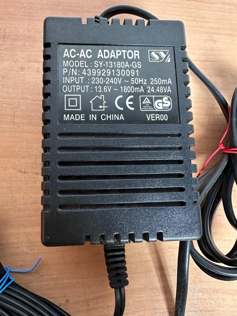 Akülü çocuk arabası şarj adaptörü. - 11