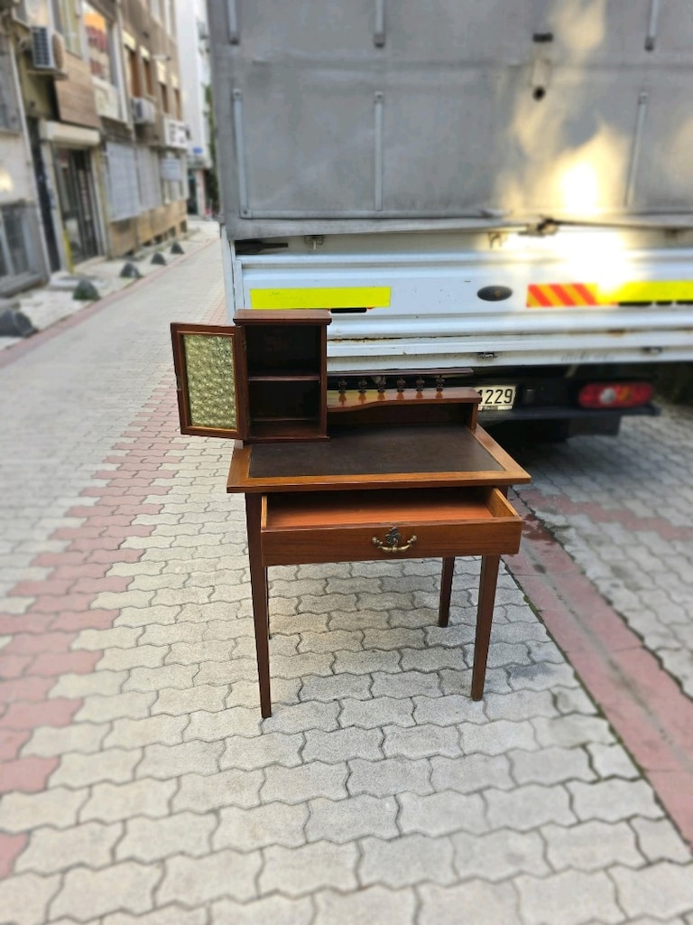 Antika Çalışma Masası - 2