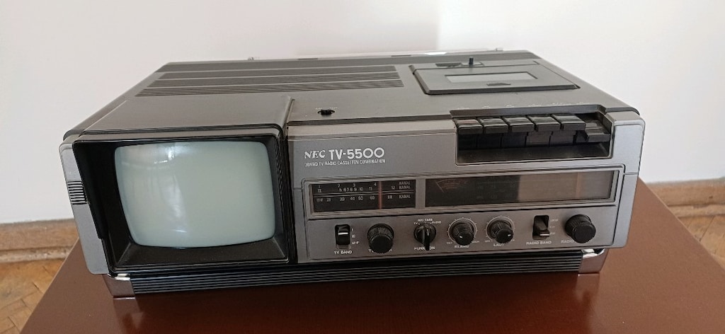 3 Band Tv. Radio, Müzik Çalar - 2