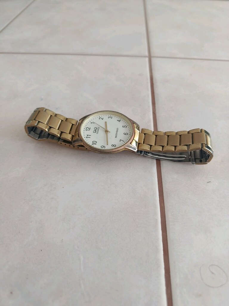 Q&Q Quartz Erkek Kol Saati Çalışıyor Sağlam - 3