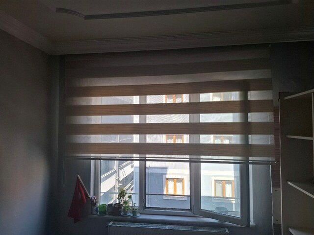 İki adet stor perde