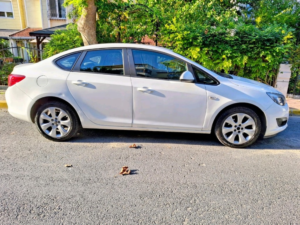 Opel Astra 2014 J Kasa Business 1.3 CDTI - 2