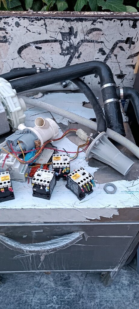 Sanayi tipi bjlaşık makinasının yedek parçalarıdır. - 4