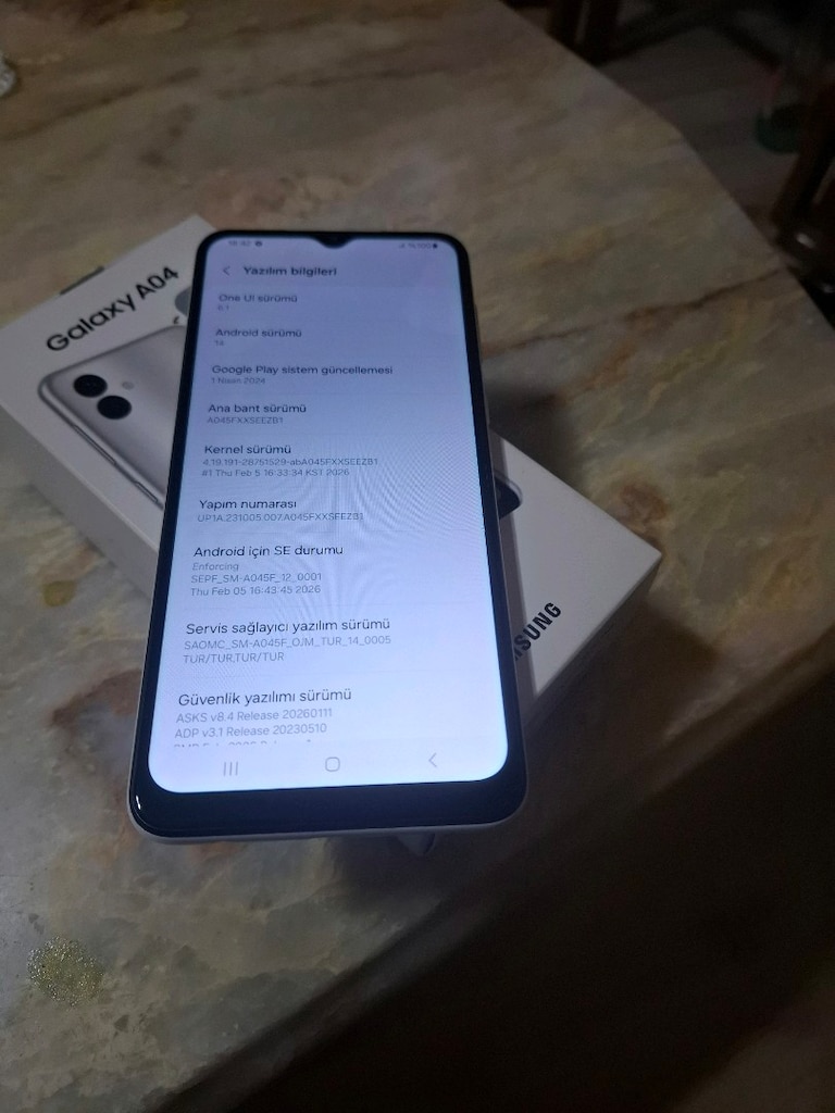 SIFIRDAN FARKSIZ YURTİÇİ 64GB 4RAM ORJİNAL SAMSUNG A04 - 6