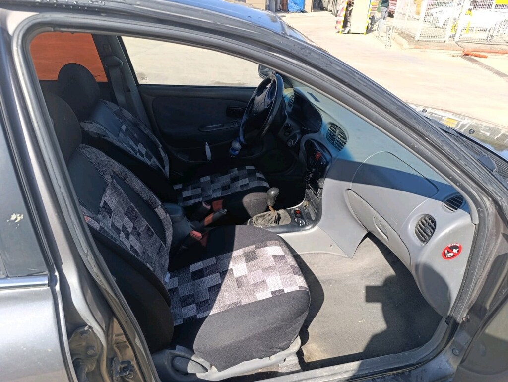 Hyundai Elantra - 8