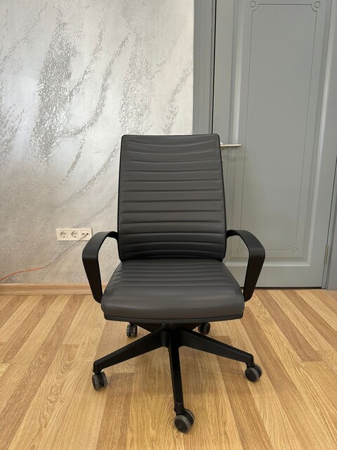 KLAS OFİS ÜSKÜDAR EKONOMİK GRİ DERİ ÇALIŞMA KOLTUĞU