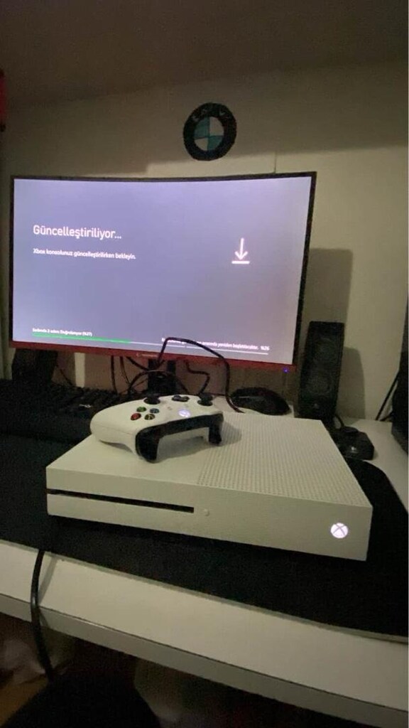 Xbox one s 1 tb temiz tek kol ACİL İHTİYACTAN SATILIK - 3