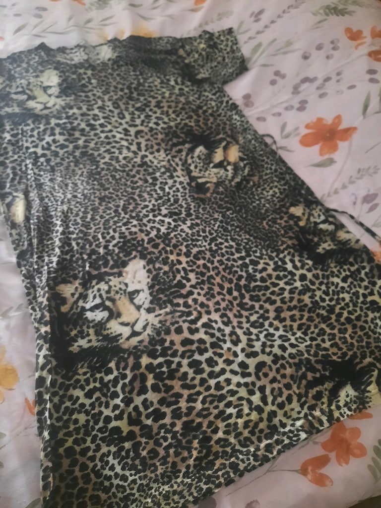 Yeni gibi L beden kısa kollu elbise