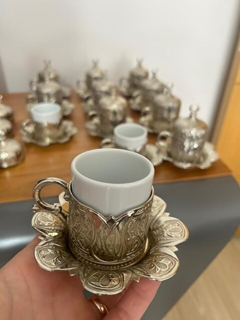 gümüş görünümlü porland marka fincanlı 12 li fincan takımı