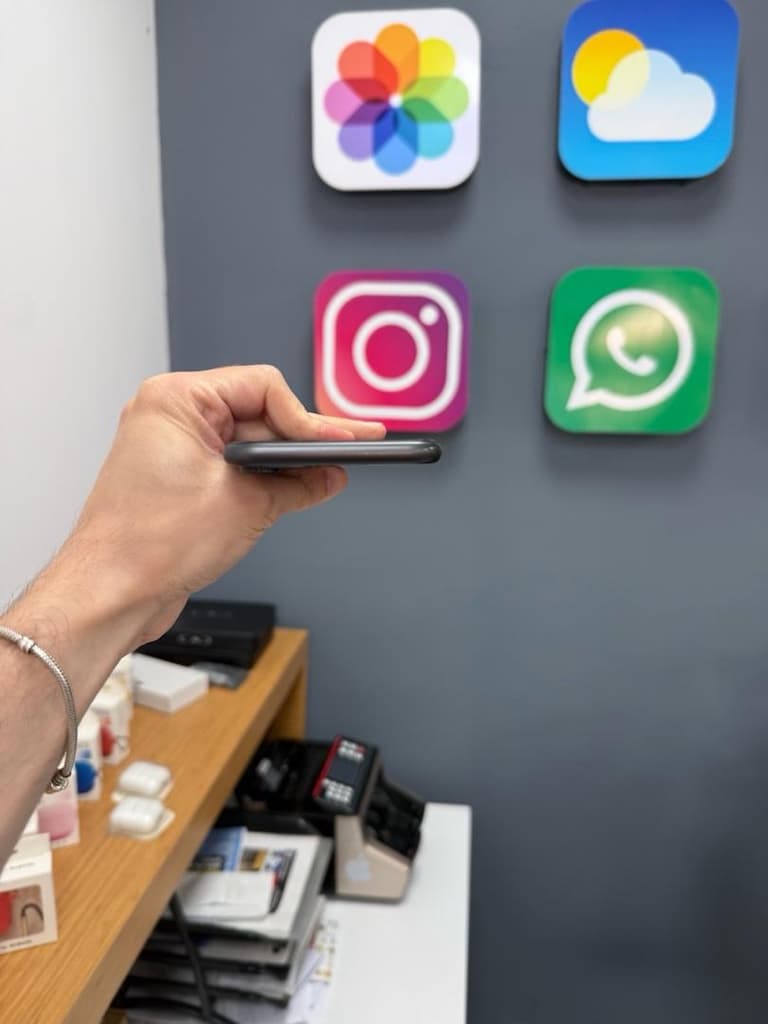 İphone 11 128 Gb Siyah Tertemiz - 4