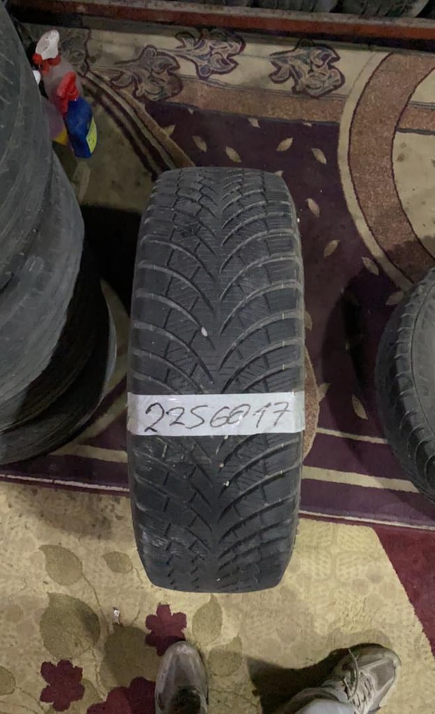 225/60 R17 Lastik - 2