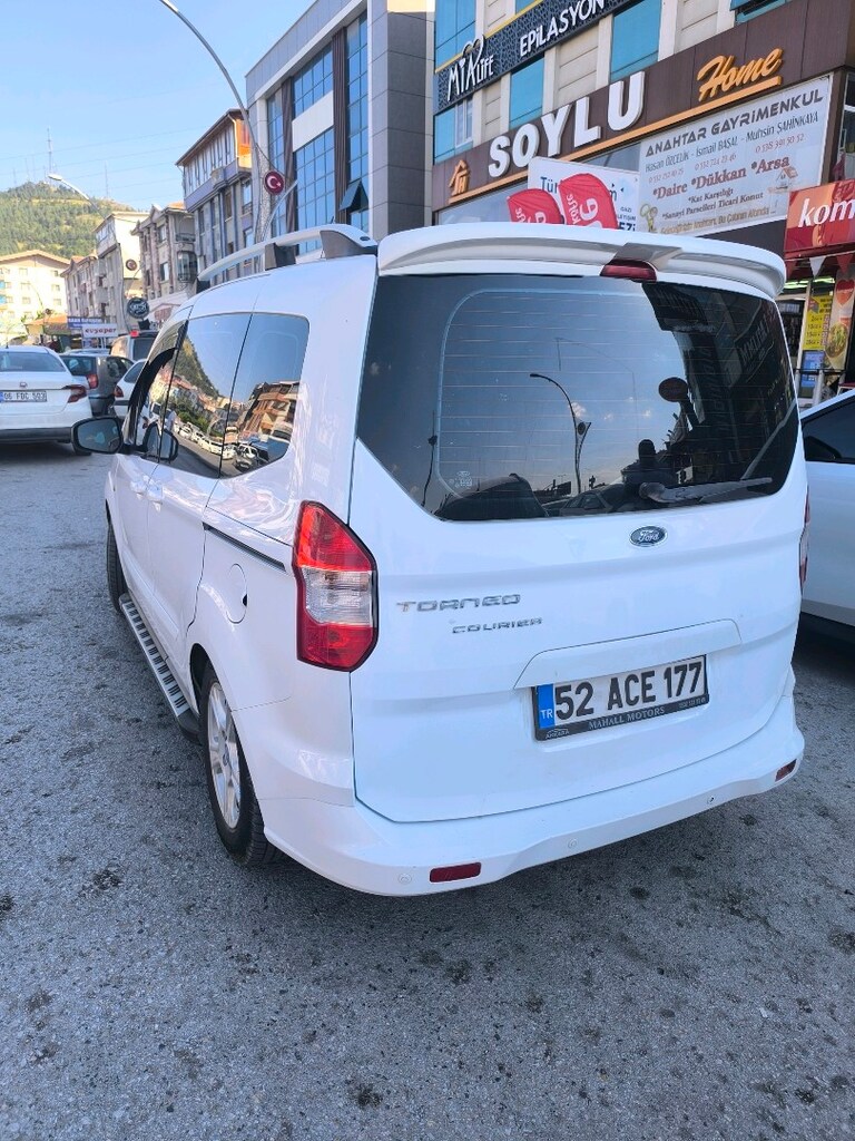 Ford Courier Otomobil - 8