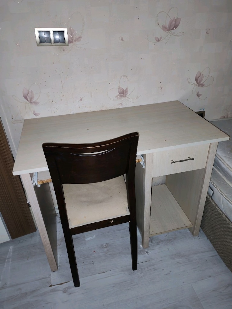 ÇALIŞMA masası 300 TL YER BUCA - 2