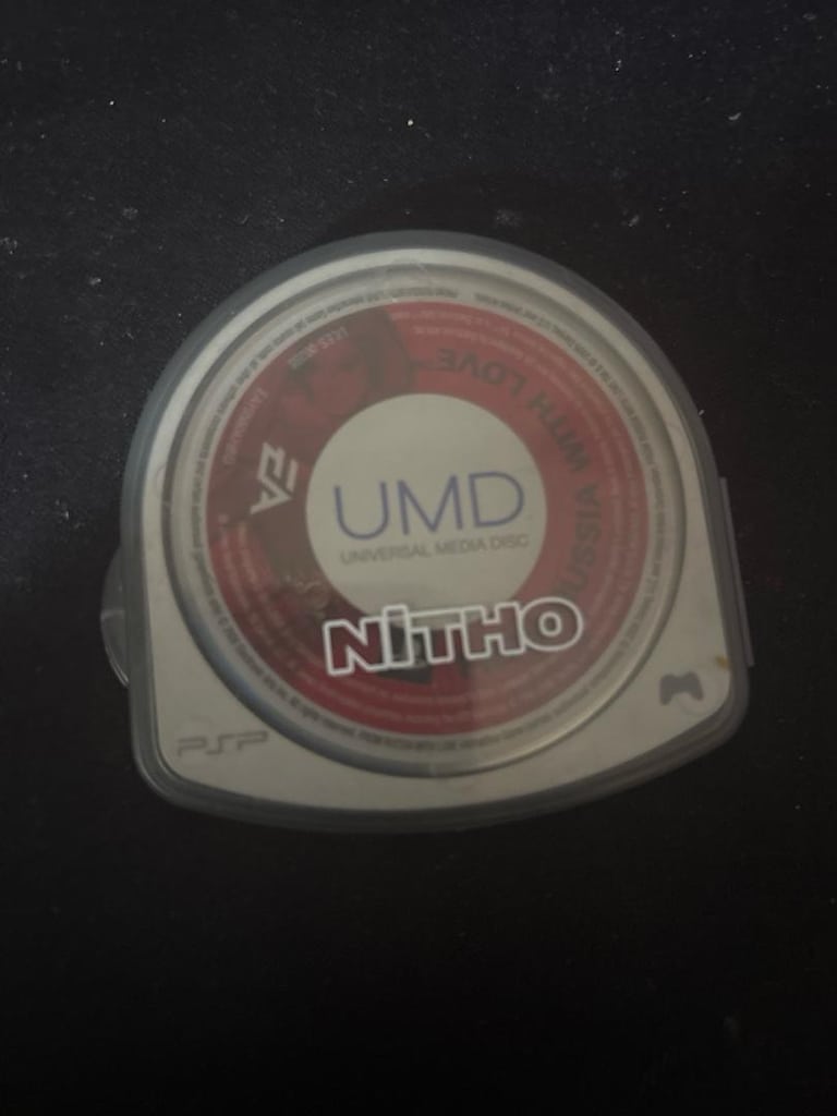 psp2004 ve 8 oyun içinde koleksiyonluk olan gta chinatownwars var - 6