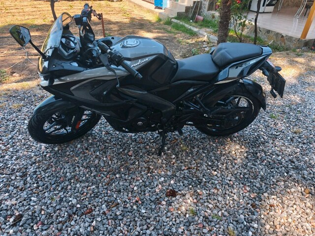 pulsar rs200