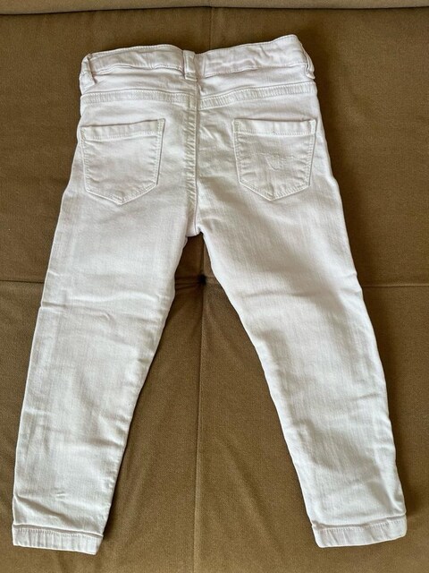 Zara marka kız çocuk jean pantolon. 2-3 yaş 98 cm.