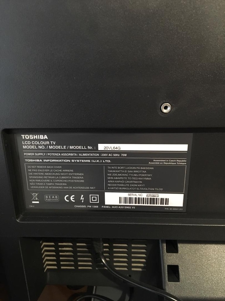 TOSHIBA LCD COLOUR TV 20” - 4