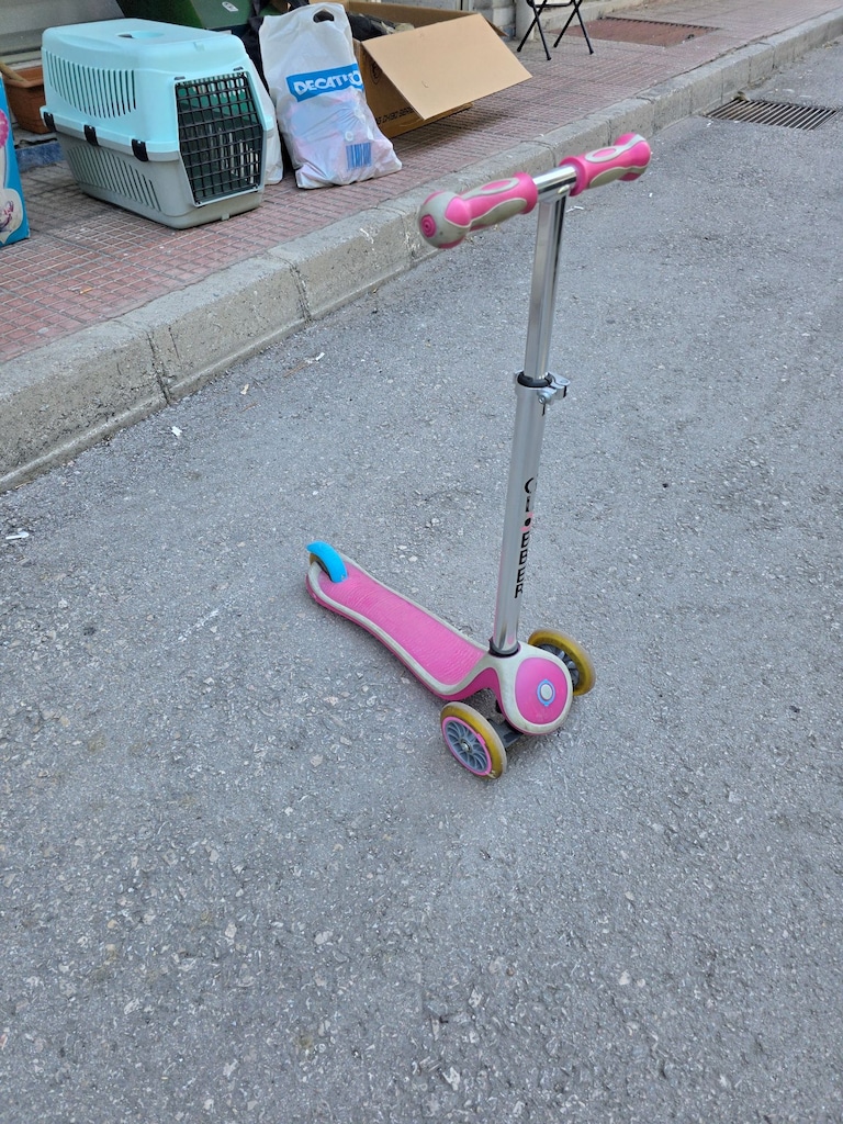 Globber Oturaklı Scooter + B'twin Kask ve Koruyucu Set - 5