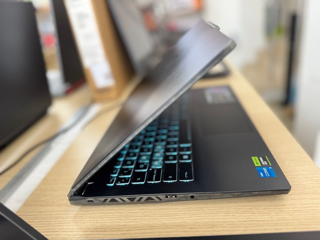 MSİ İ5 13420H İŞLEMCİ | RTX4060 8GB E.KART | 16GB RAM | 512GB SSD - 5