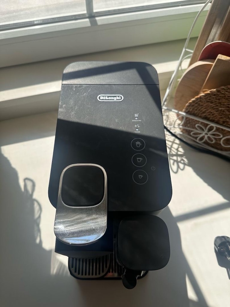 Nespresso Latissima One Kapsüllü Siyah Kahve Makinesi Yeni - 2