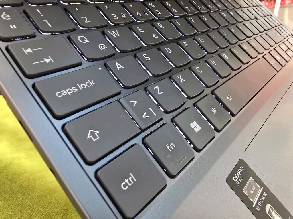 LENOVO IDEAPAD SLIM 3 15ARP10 AMD RYZEN 7 | 8 GB DDR5 | 512 GB M.2 - 17