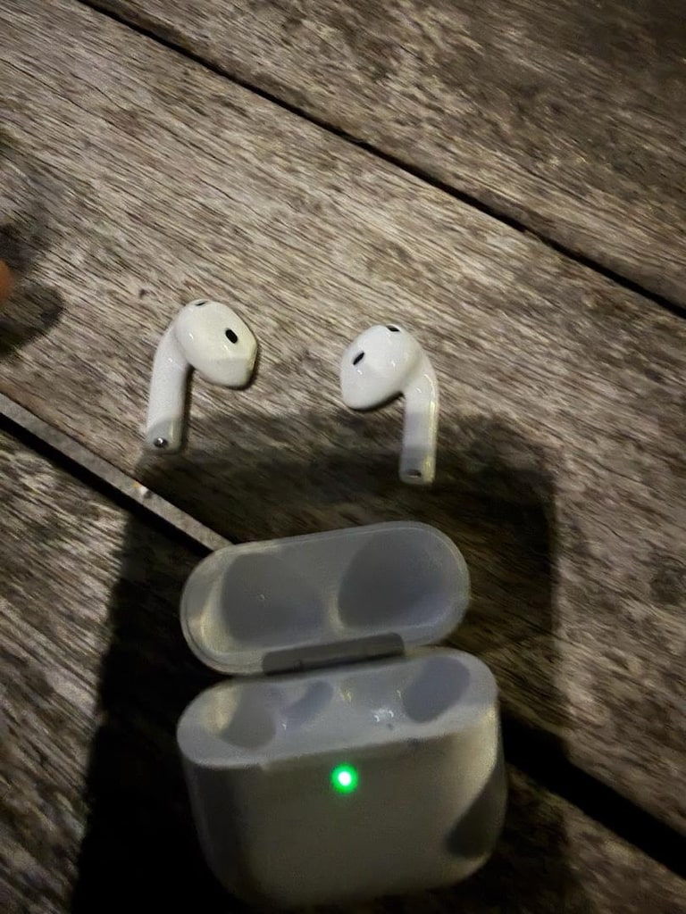 airpods 4 - 2