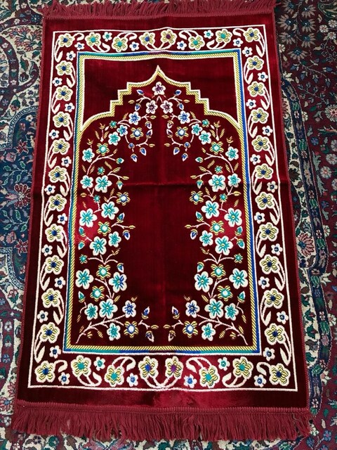 Birbirinden güzel seccadeler sadece 100 tl