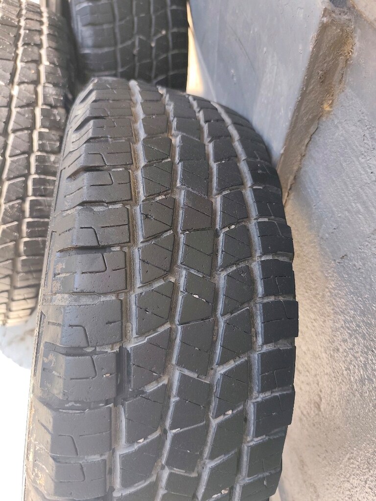 215 65 16 3 adet lastik Petlas marka - 4