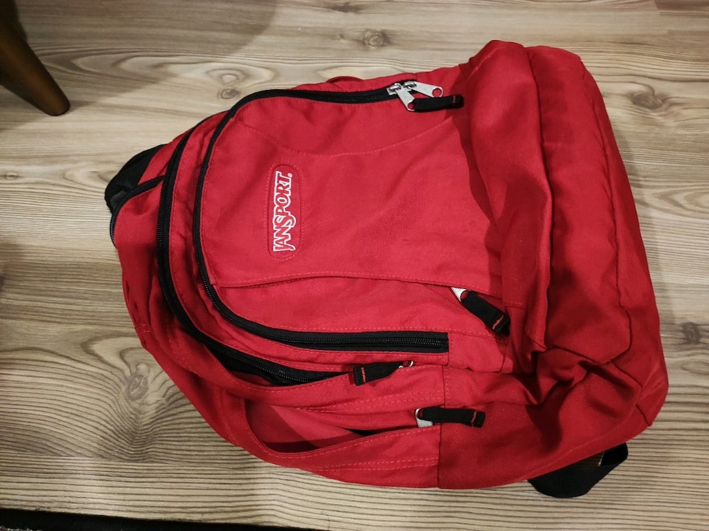 ORJİNAL JANSPORT VE ORJİNAL DECATHLON SIRT ÇANTASI