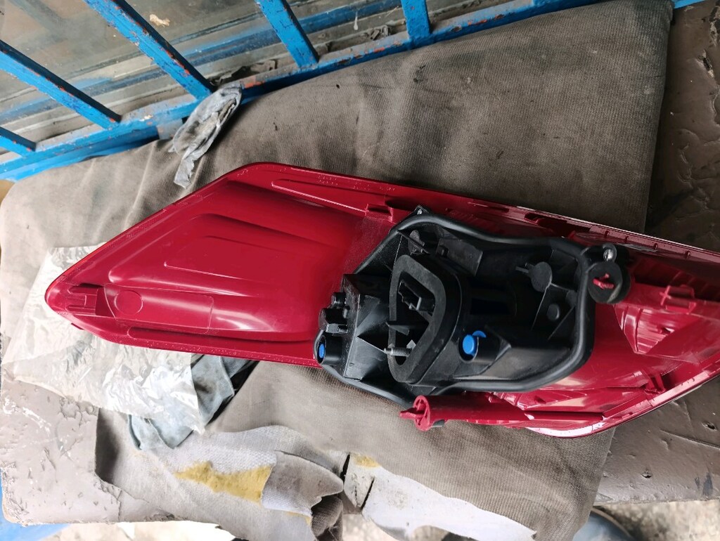 Peugeot 301 sol arka stop orjinal - 3