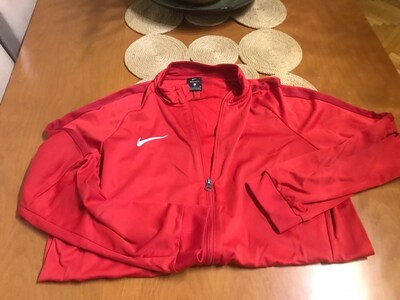 nike marka ORJİNAL sıfır gibi kırmızı spor giyim large xl beden uyumlu