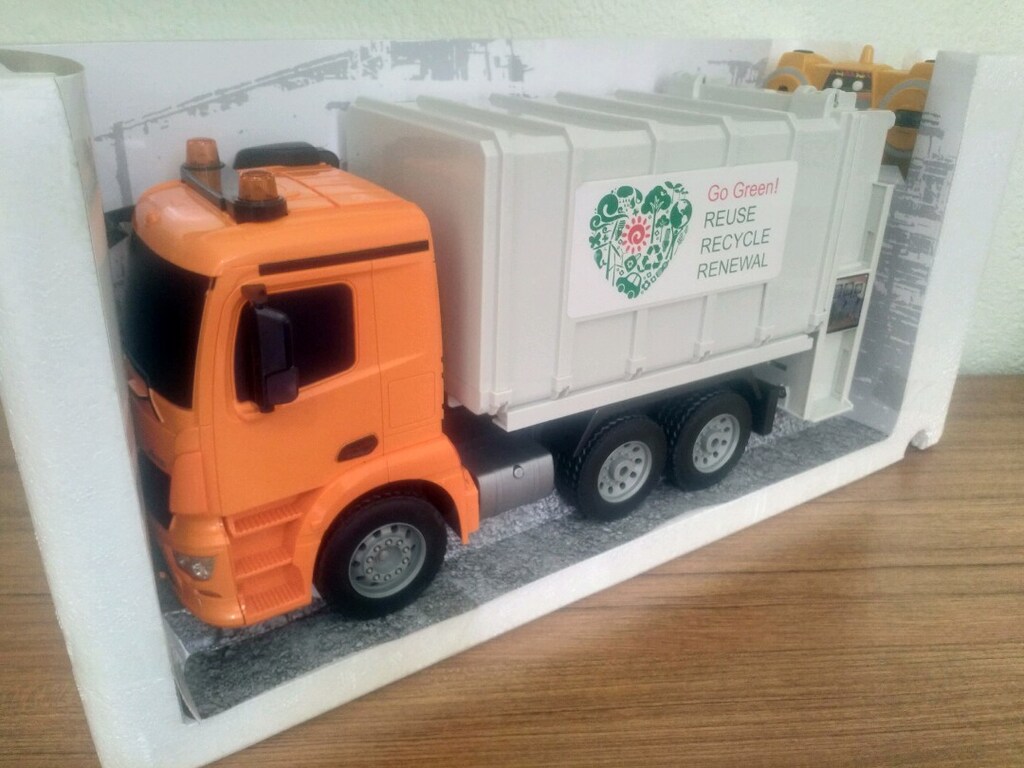 UZAKTAN KUMANDALI ÇÖP KAMYONU MERCEDES LİSANSLI 40CM UZUNLUK 4X4 - 5