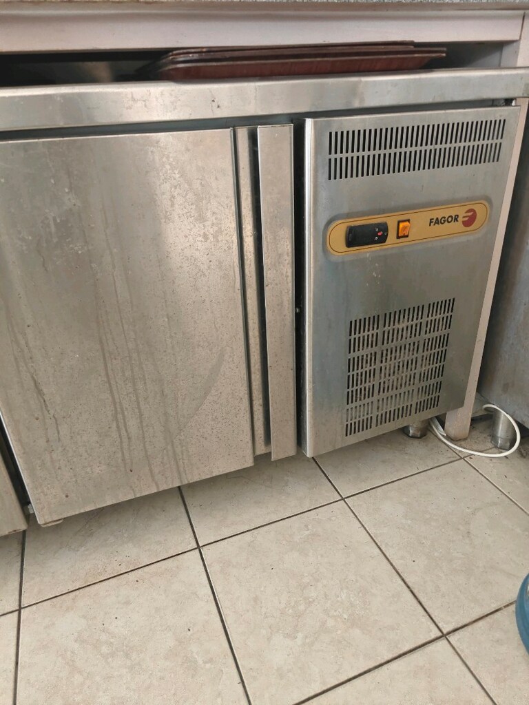 Fagor 3 Gözlü +4 meşrubat dolabı