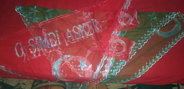 Asker pullusu tülbent asker kına gecesi o şimdi asker Asker Şal