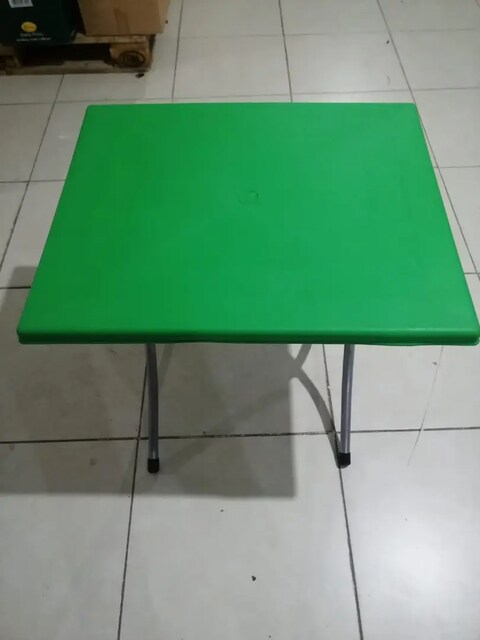 Plastik Masa + 4 tabure