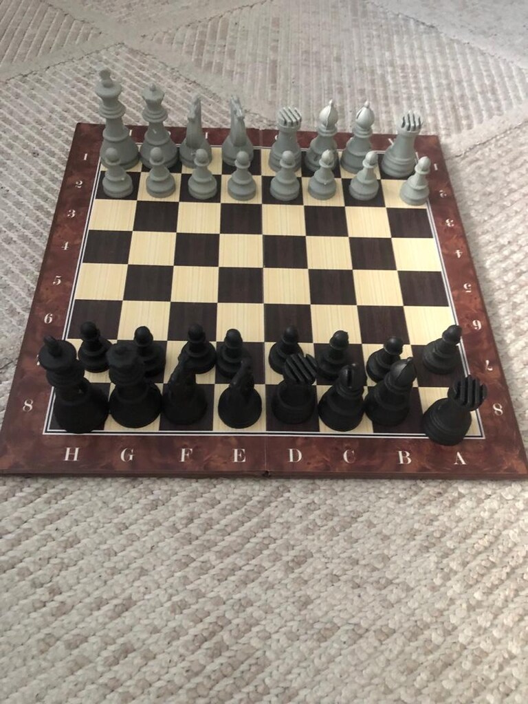 Klasik satranç oyunu, hem eğitici hem de eğlenceli bir seçenektir. Tüm - 2