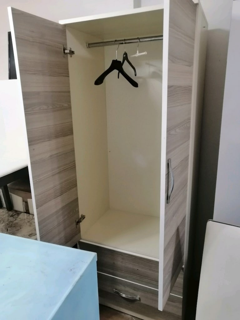 iki kapılı 2 çekmeceli aynı zamanda askılıklı gardırop - 5