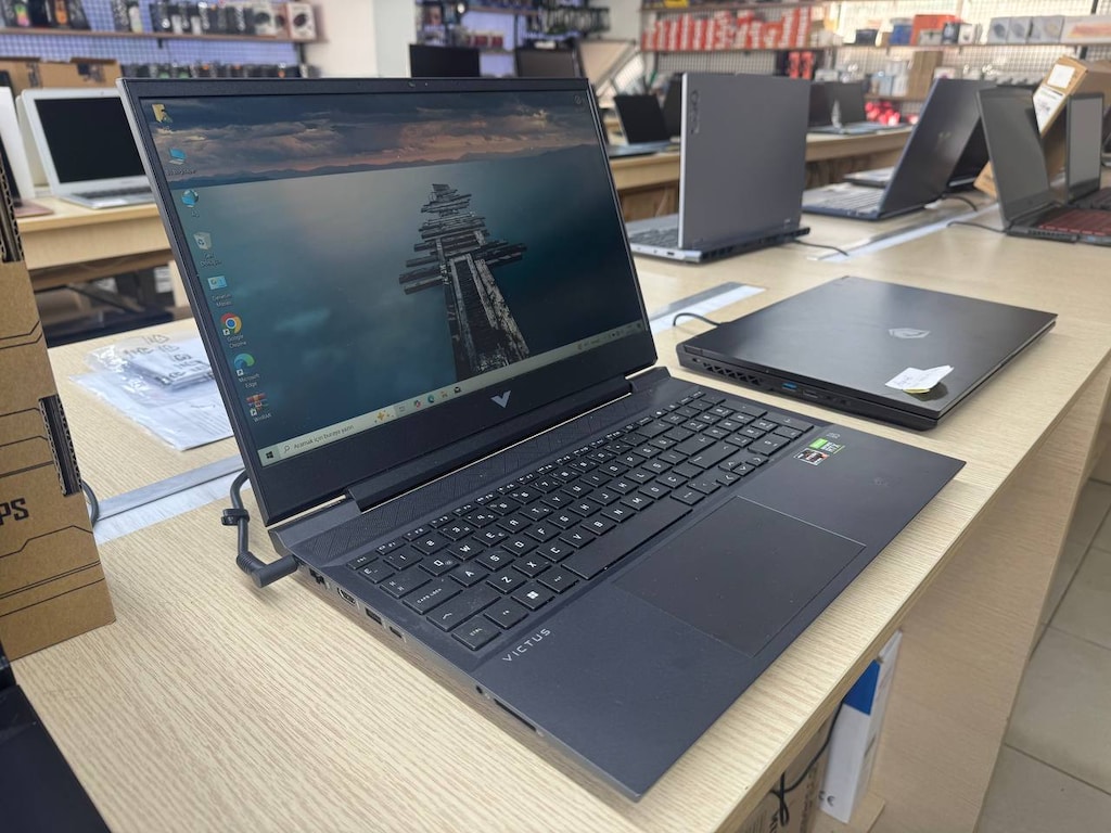 HP VİCTUS *RYZEN 5 6600H İŞLEMCİ *8GB RAM *512GB SSD*3050Tİ 4GB E.K - 3