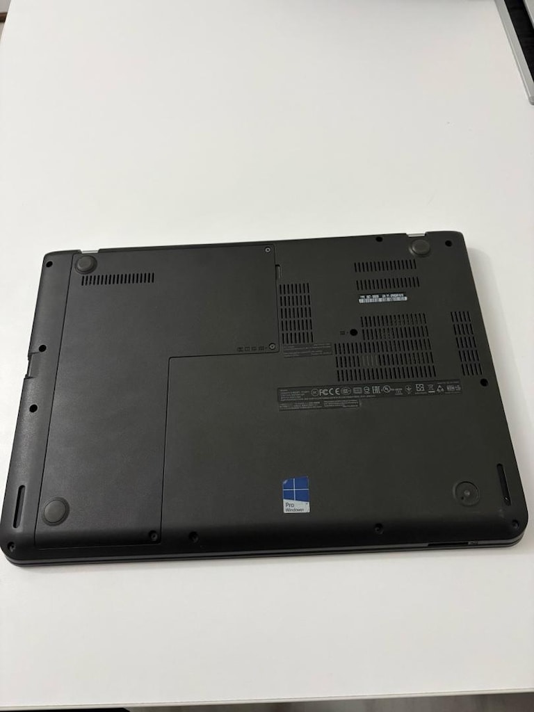 LENOVO THİNKPAD E560 MODEL İ5-6200U 6.NESİL 8 GB RAM - 3