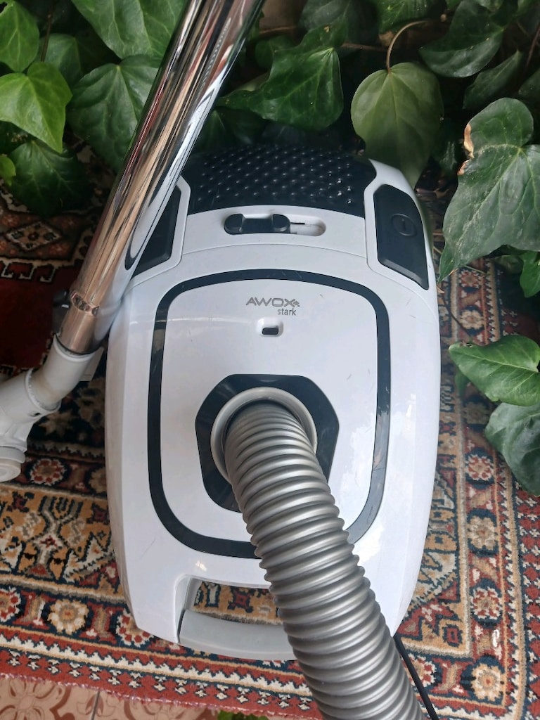 AWOX ELEKTRİKLİ SÜPÜRGE TOZ TORBALİ DAHA SIFIR AYARINDA TERTEMİZ ÇOK G - 8
