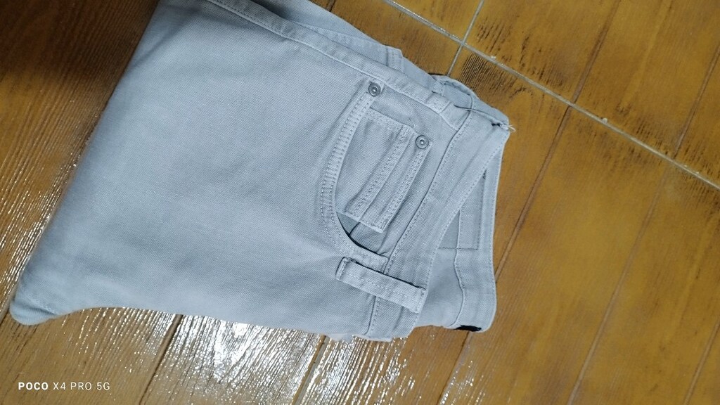 #Mavi jeans pantolon..önde ufak kusur, ağda az ezilme..ve ufak leke. - 7