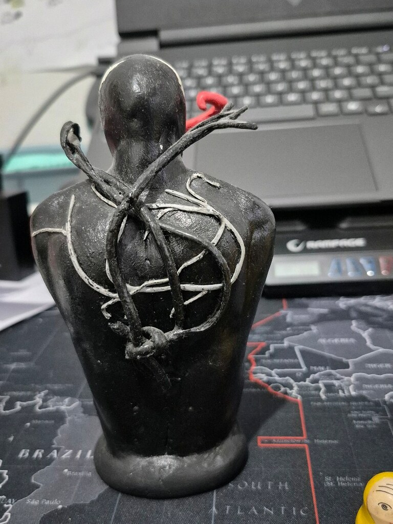 seramik hamurdan el yapımı venom figürü - 4