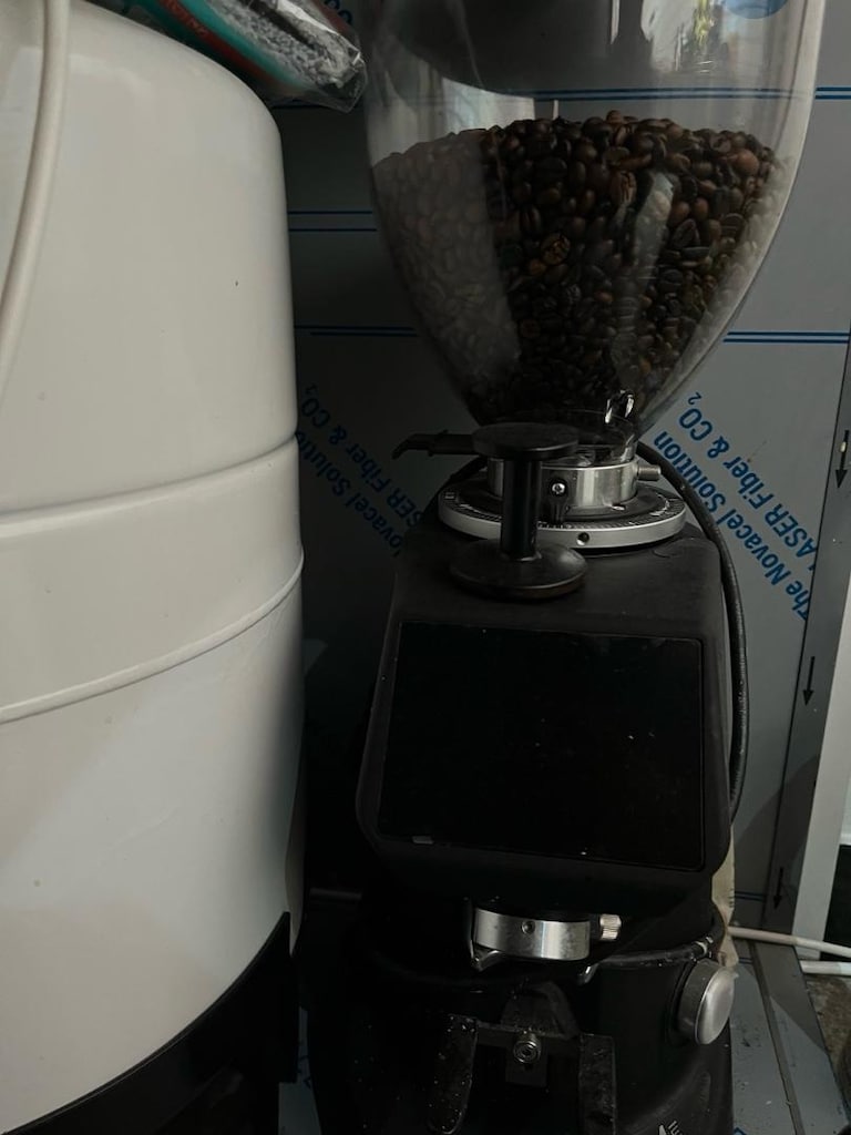 simonelli kahve makinesi ve kahve değirmeni - 4