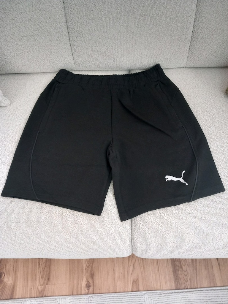 PUMA SİYAH ŞORT SMAL SIFIR YENİ 1 ADET VAR FİYATI 650TL - 5