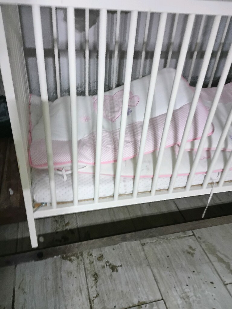 Ahşap bebek beşiği ve bebek yatağı - 3