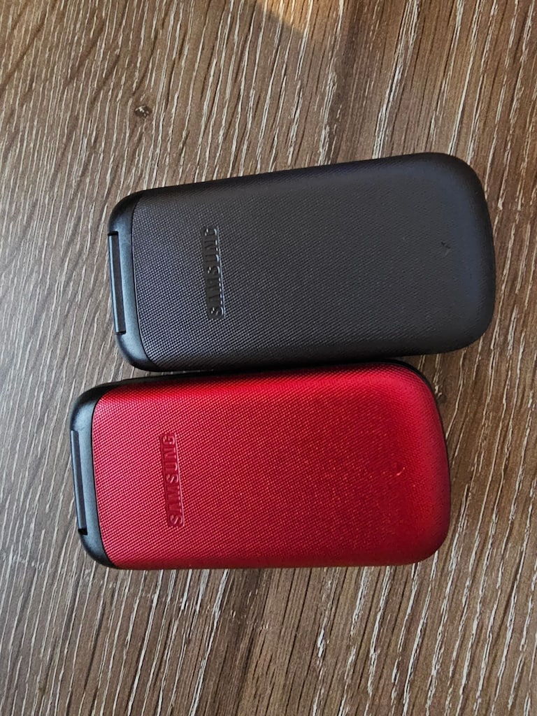 Samsung E-1190 Katlanabilir Tuşlu Telefon yurtiçi - 2