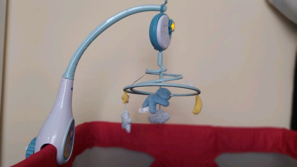 Chicco Dönence ve fisher price iki adet