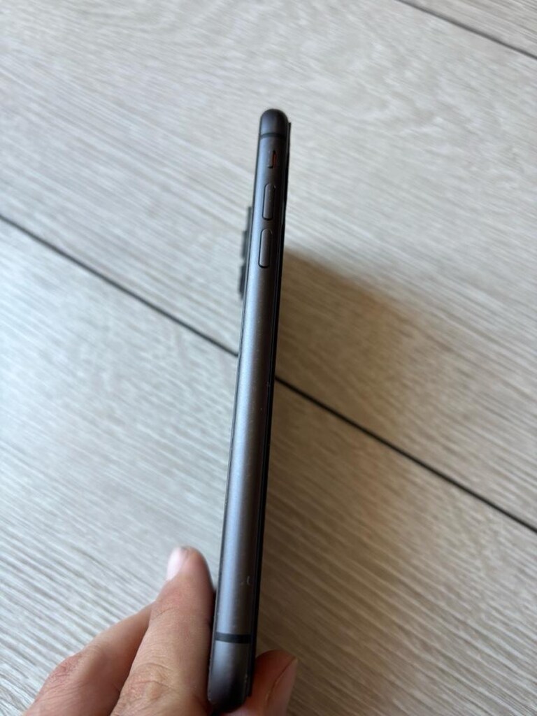 iPhone 11 - 3