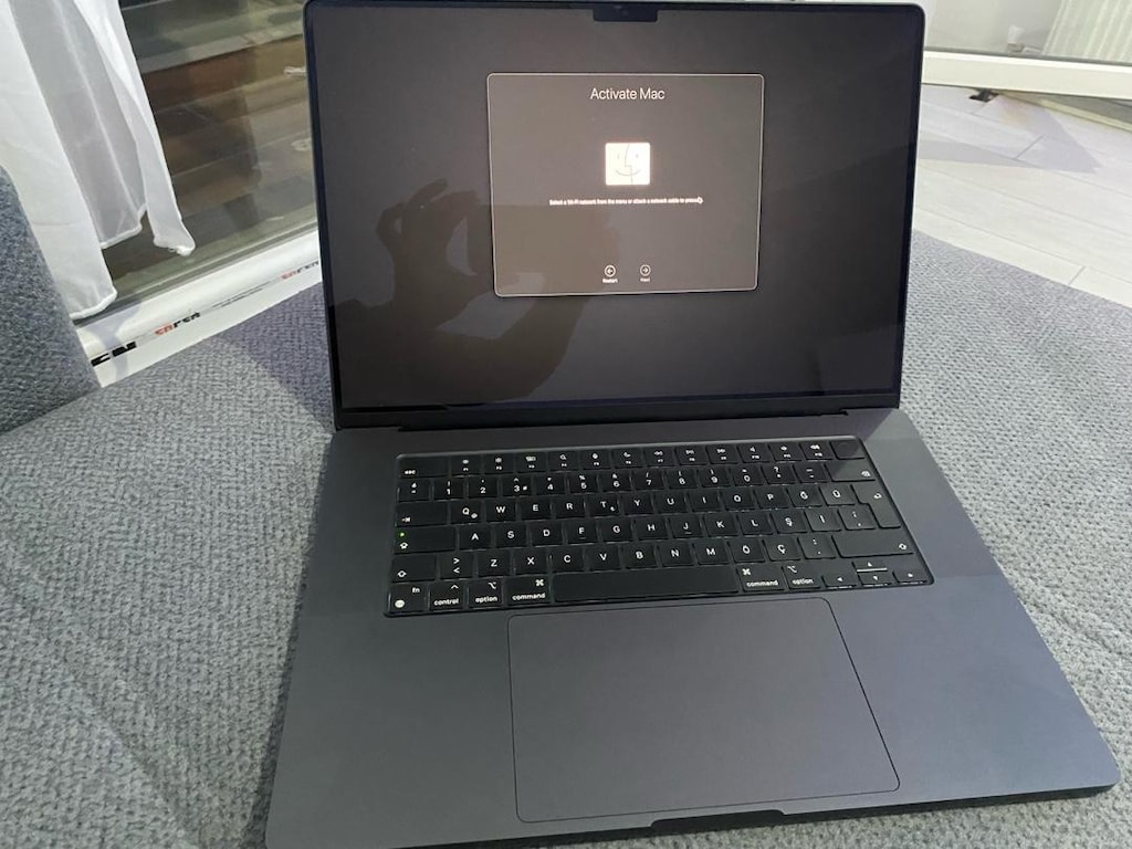 Macbook Pro 16 M4 Pro 24 gb ram 512 ssd - 8