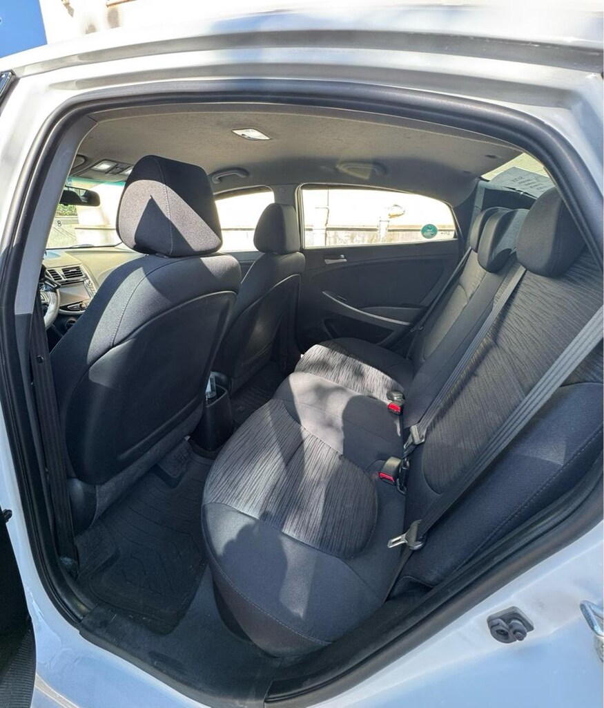 2018 model 120 binde 1.6 dizel otomatik beyaz renk Accent blue. - 4